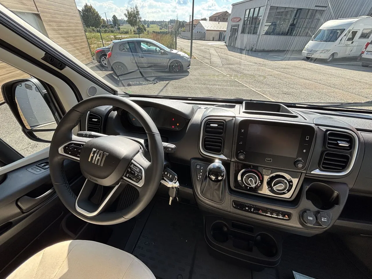 Fourgon aménagé - Malibu - Van Comfort 600 DB For-4 - 2027
