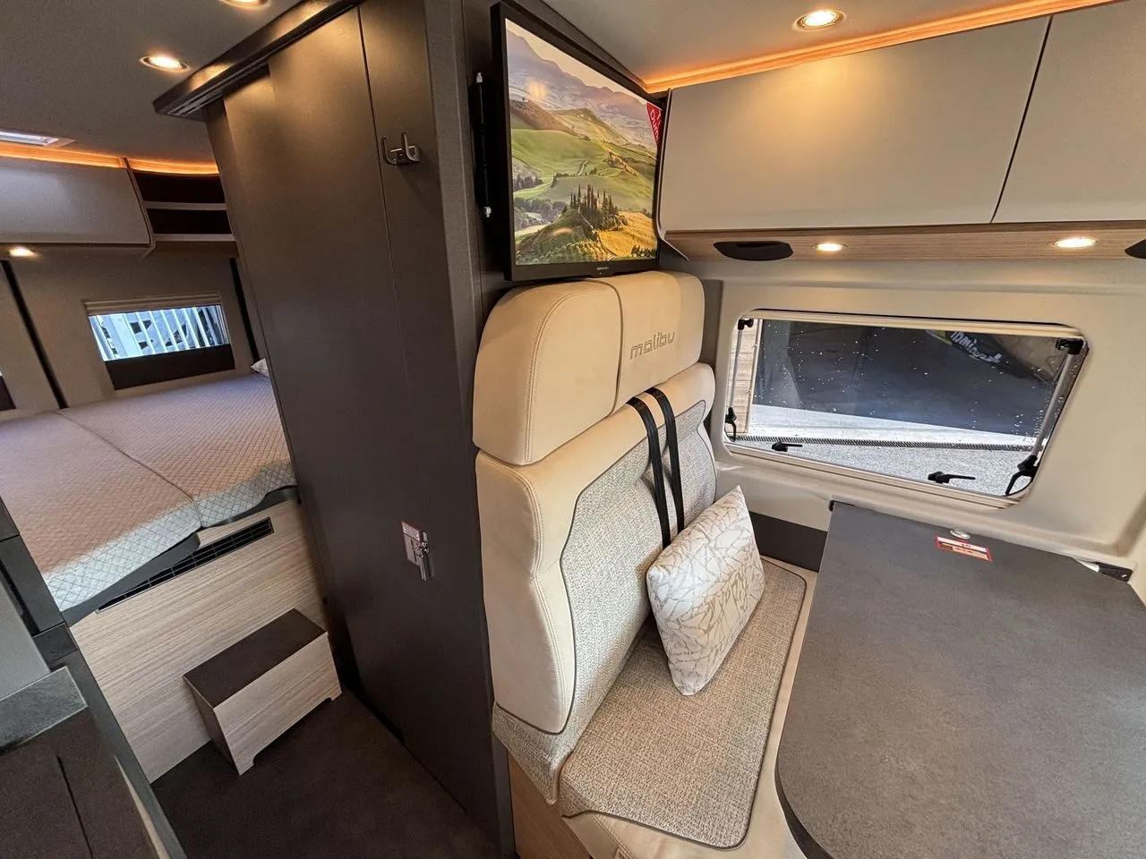 Fourgon aménagé - Malibu - Van Comfort 600 DB For-4 - 2027