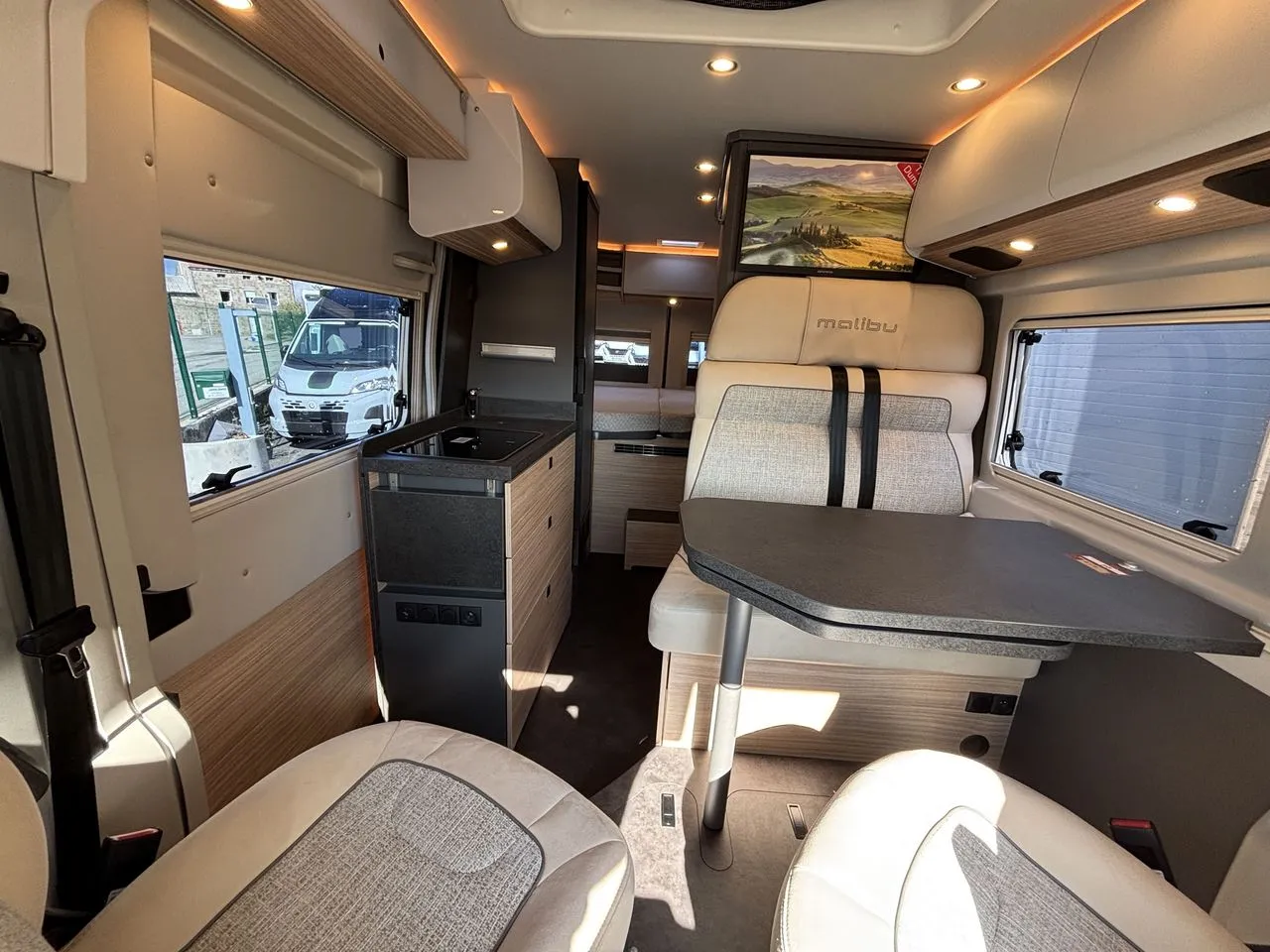 Fourgon aménagé - Malibu - Van Comfort 600 DB For-4 - 2027