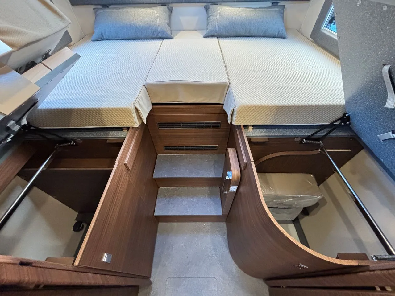 Camping-car - Carthago - Chic C-Line I 4.9LE-L Black Edition - 2027