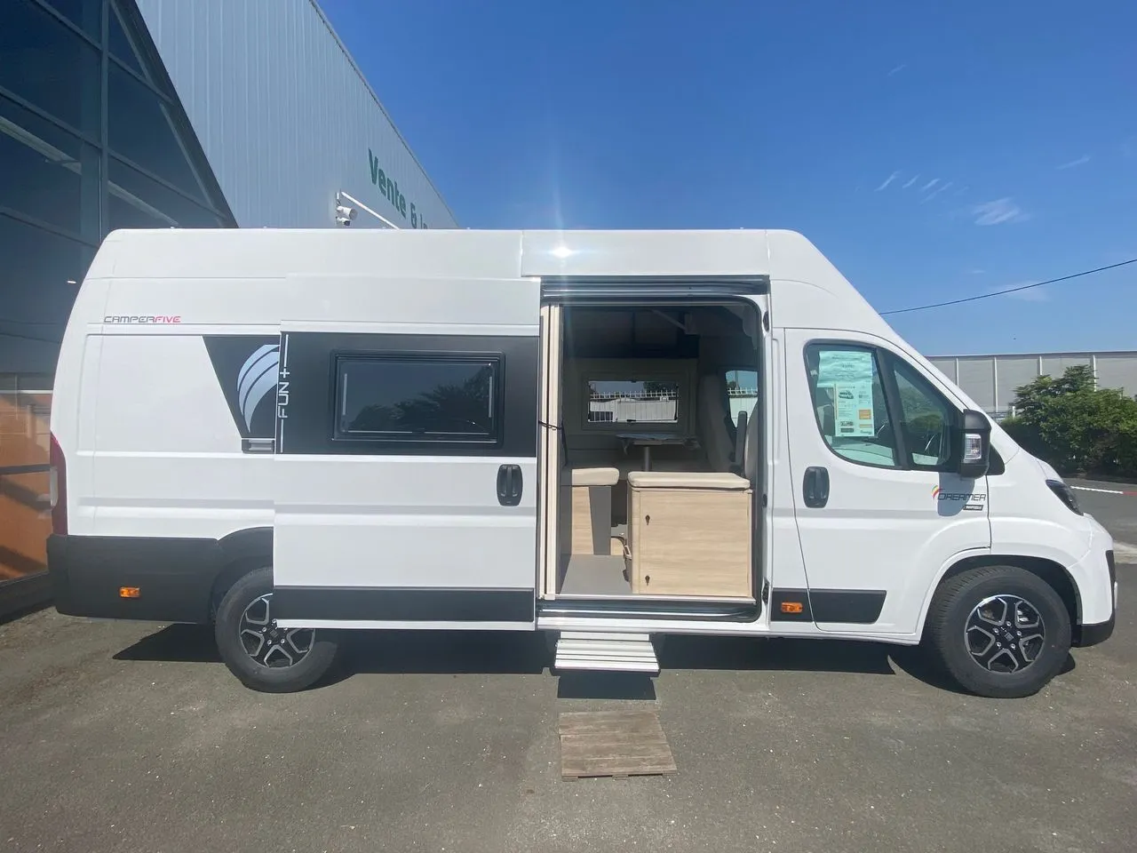 Fourgon aménagé - Dreamer - CAMPER FIVE - 2025