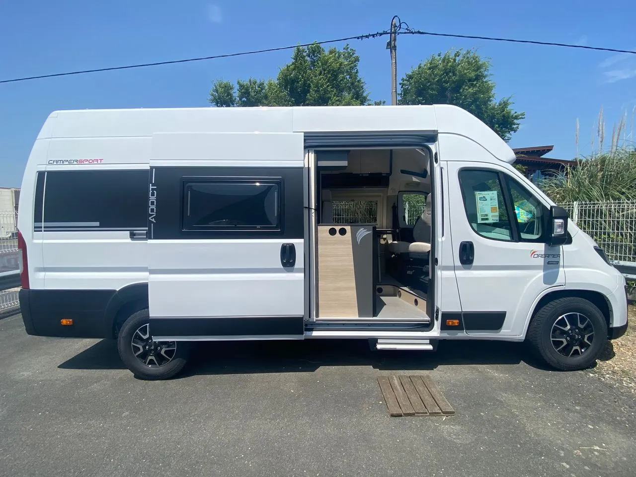 Fourgon aménagé - Dreamer - camper sport - 2025