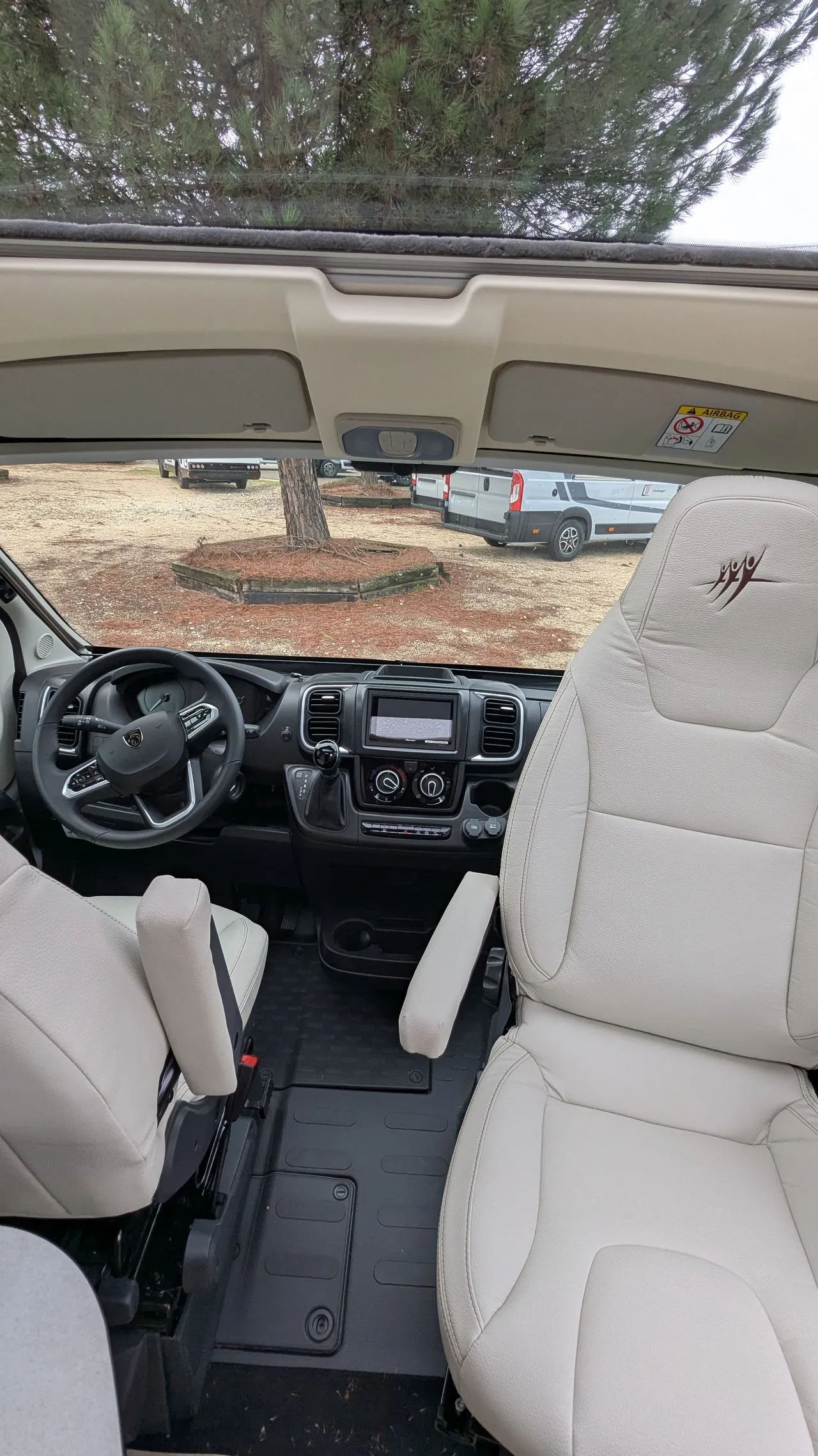 Fourgon aménagé - Rapido - V 68 - 2026