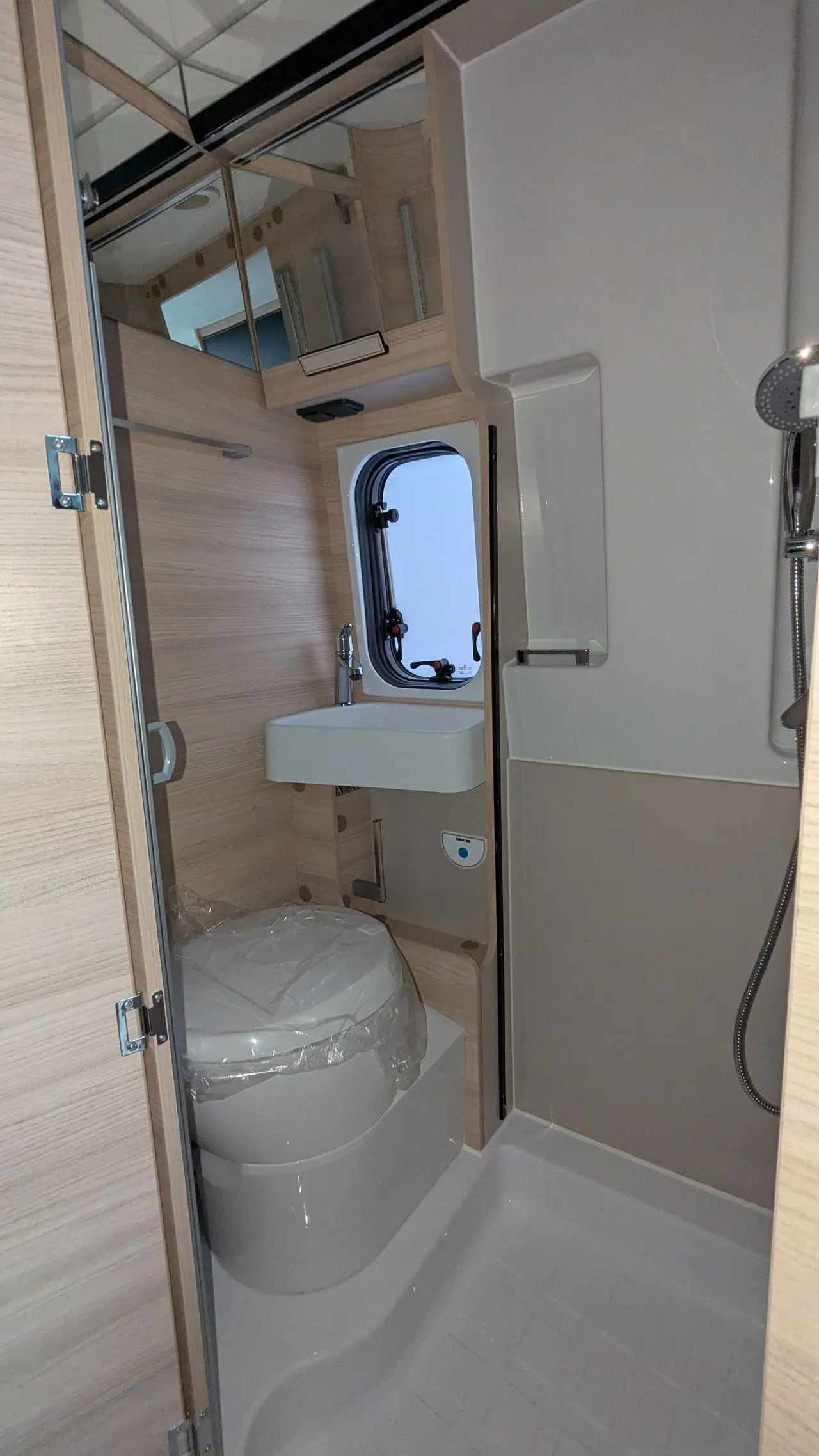 Fourgon aménagé - Challenger - V210 Sport Edition - 2026