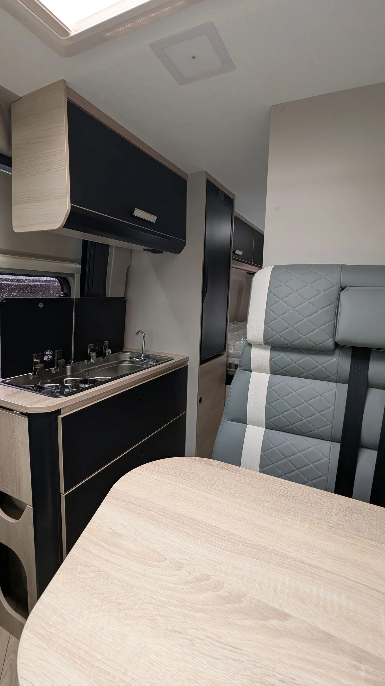 Fourgon aménagé - Challenger - V210 Sport Edition - 2026