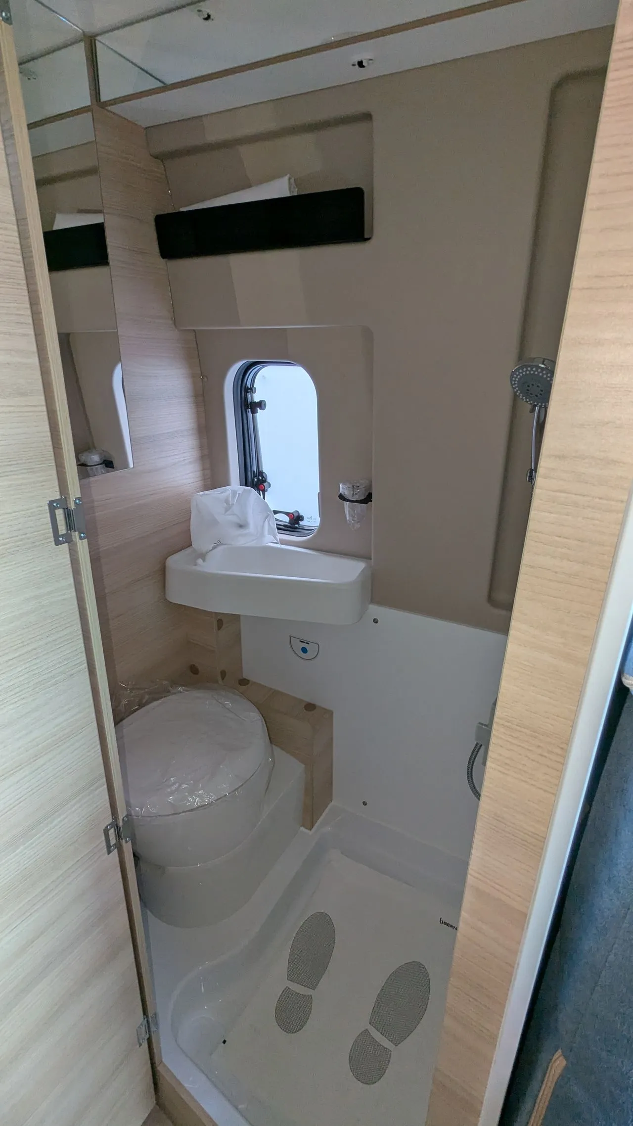 Fourgon aménagé - Challenger - V 114 MAX BREAK EDITION LIGHT - 2026