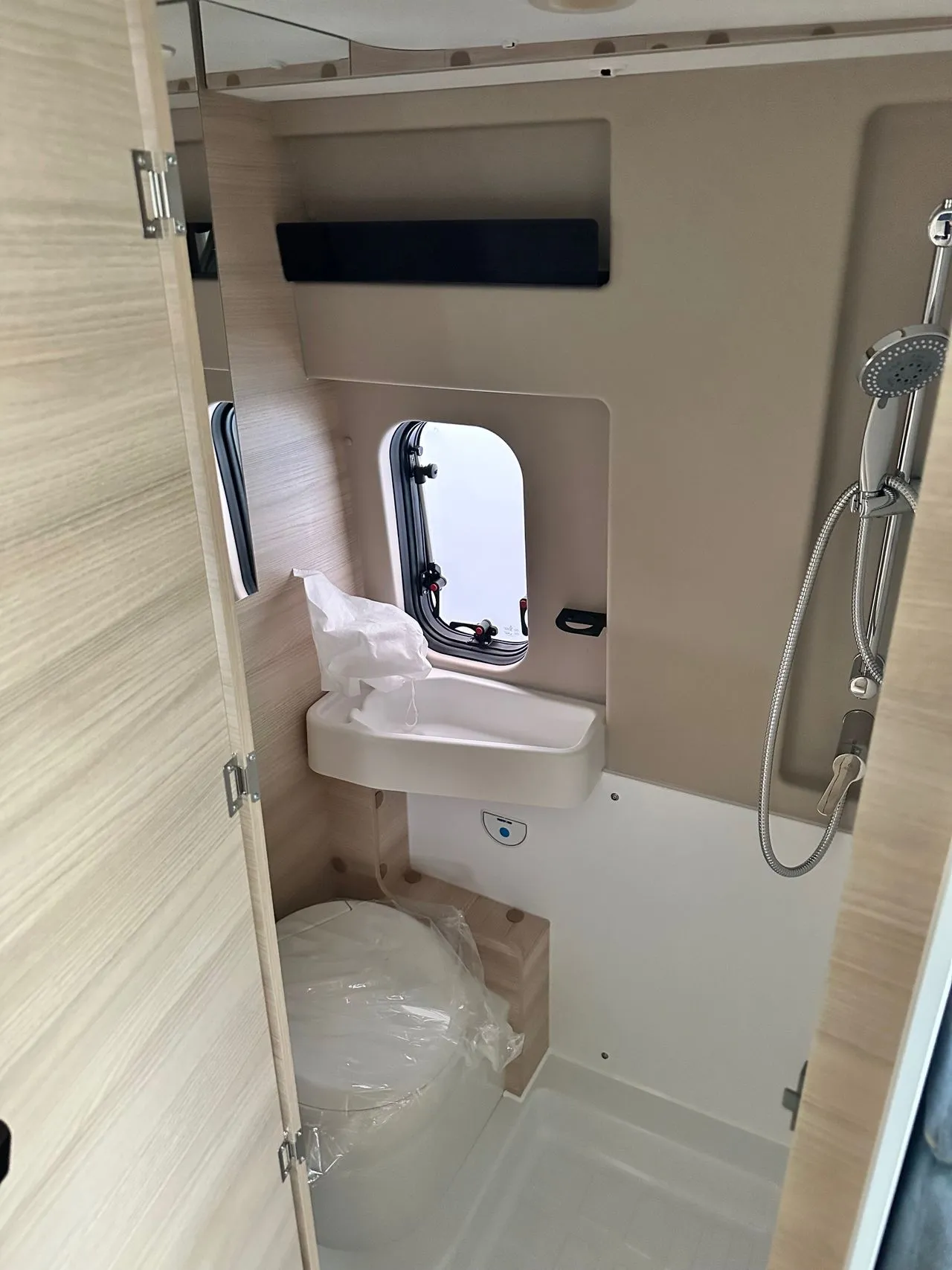 Fourgon aménagé - Challenger - V114 Break Edition Light - 2026