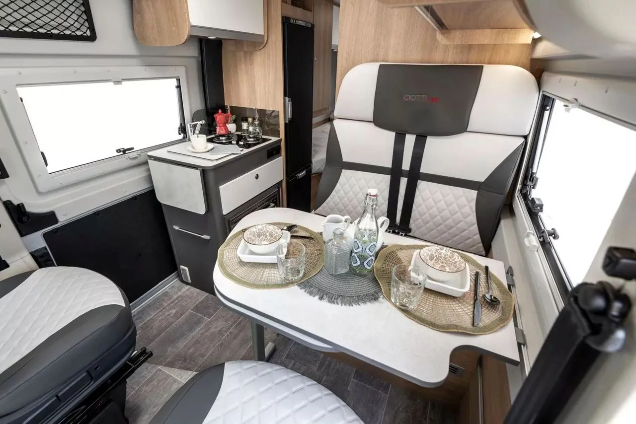 Fourgon aménagé - Giottiline - VAN 64 G - 2026