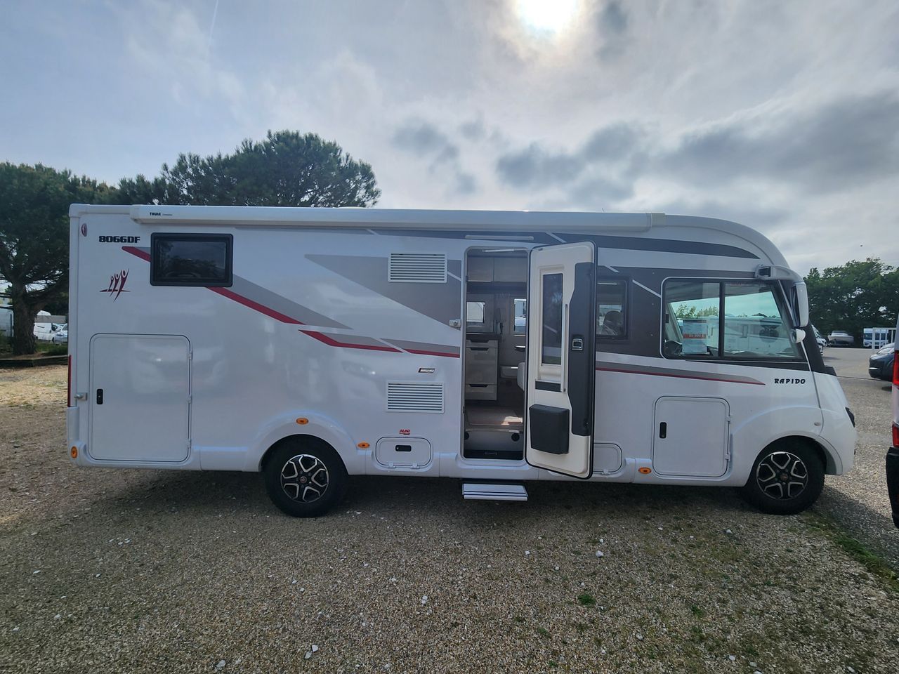 Camping-car RAPIDO 8066 DF