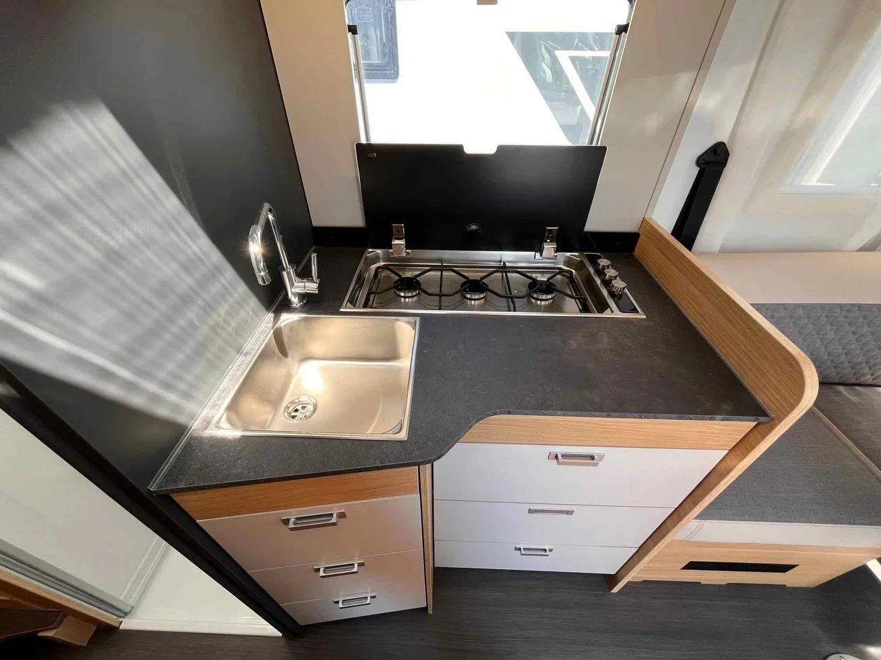 Fourgon aménagé - Adria - Matrix axess 650 DL - 2025