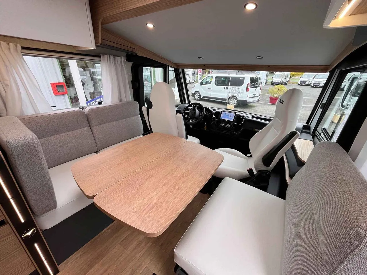 Camping-car - Pilote - G 740 FGJ EVIDENCE
