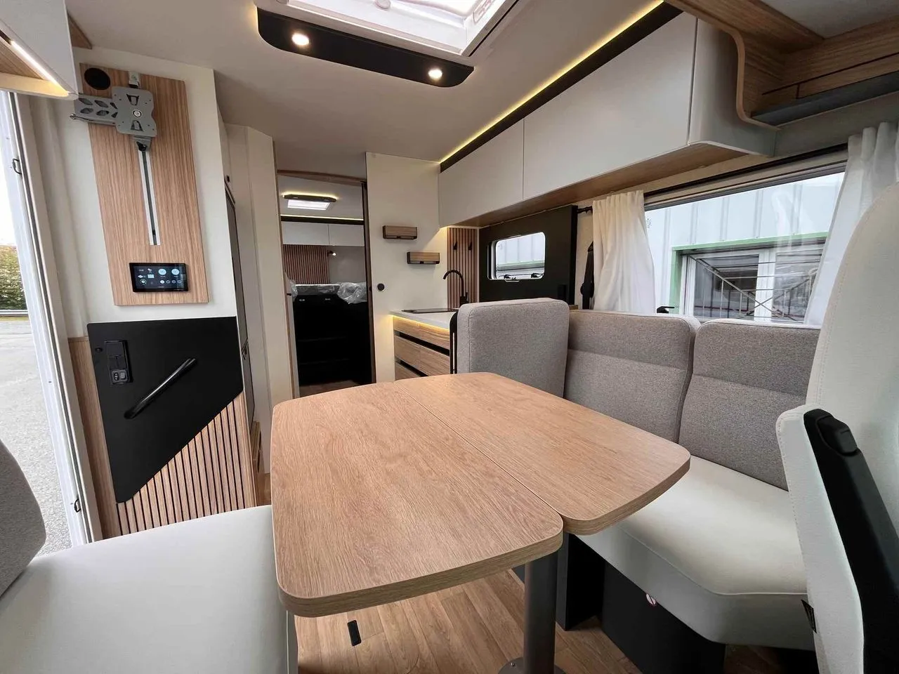 Camping-car - Pilote - G 740 FGJ EVIDENCE
