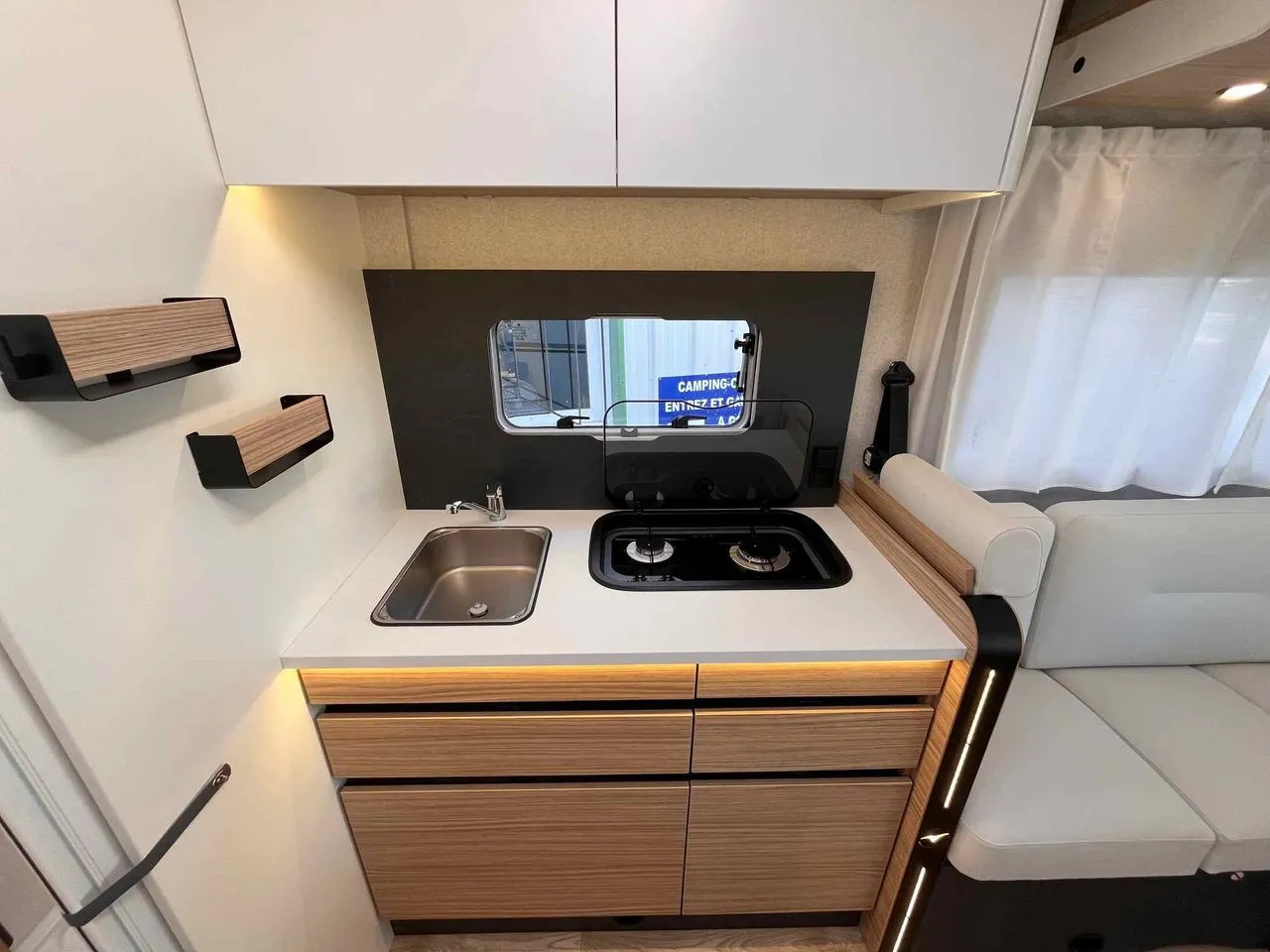 Camping-car - Pilote - P 690