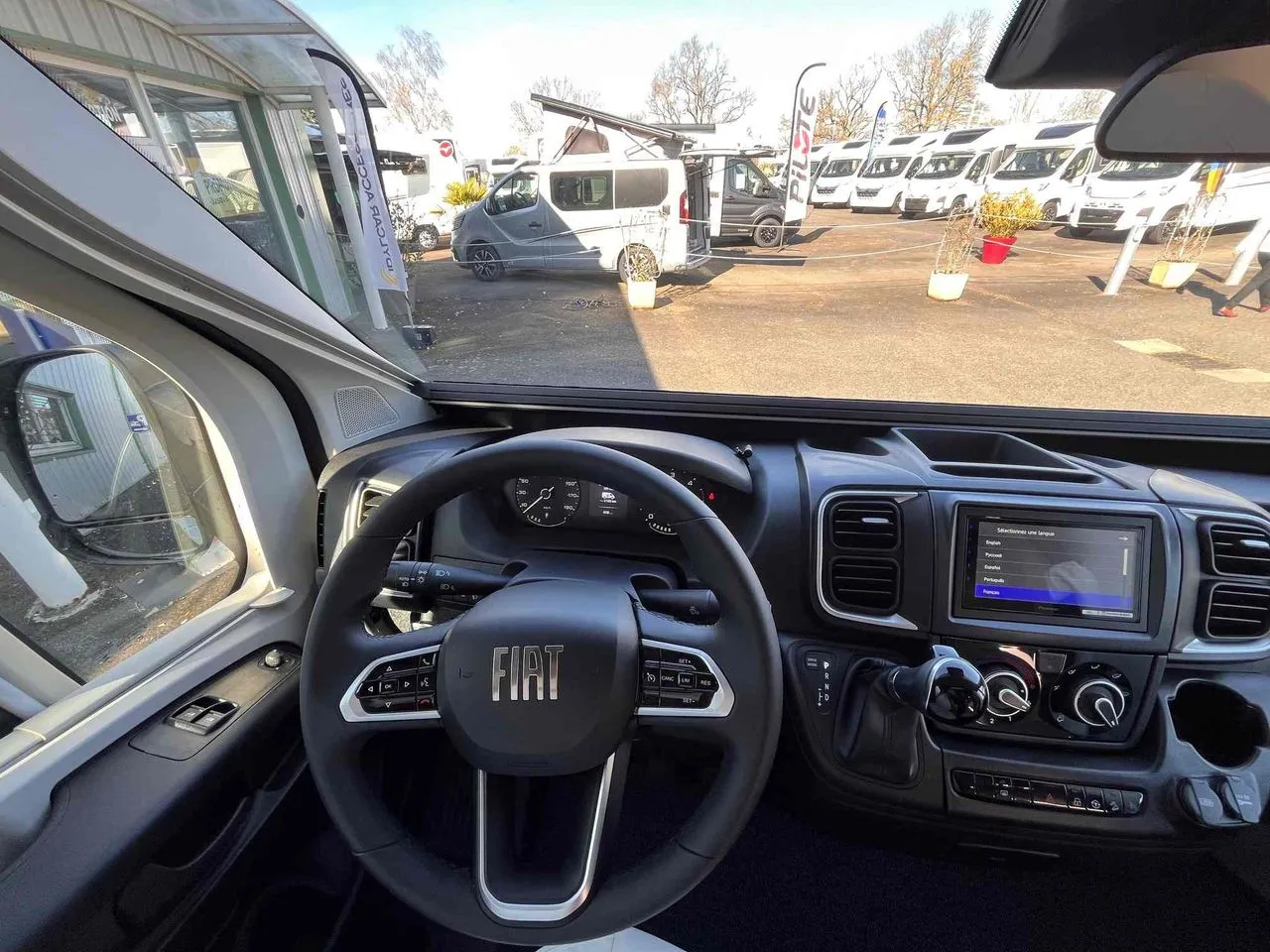 Camping-car - Pilote - P 690