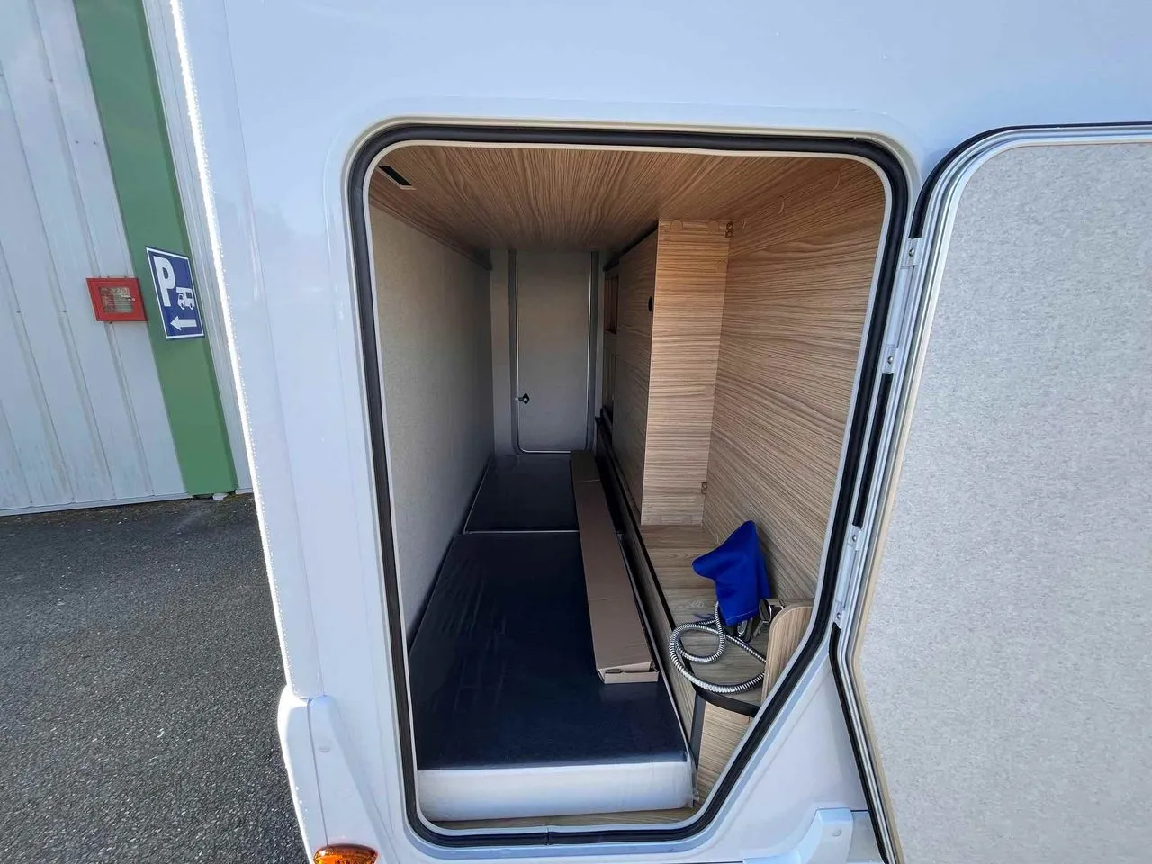 Camping-car - Pilote - P 690