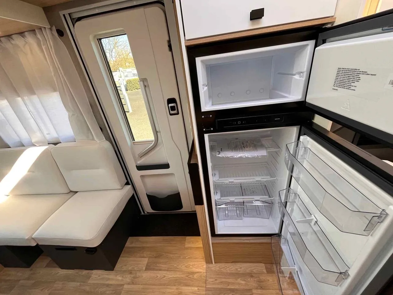 Camping-car - Pilote - P 690