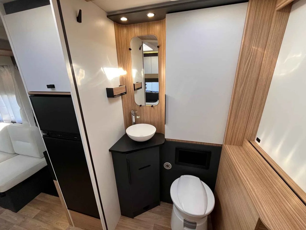 Camping-car - Pilote - P 690