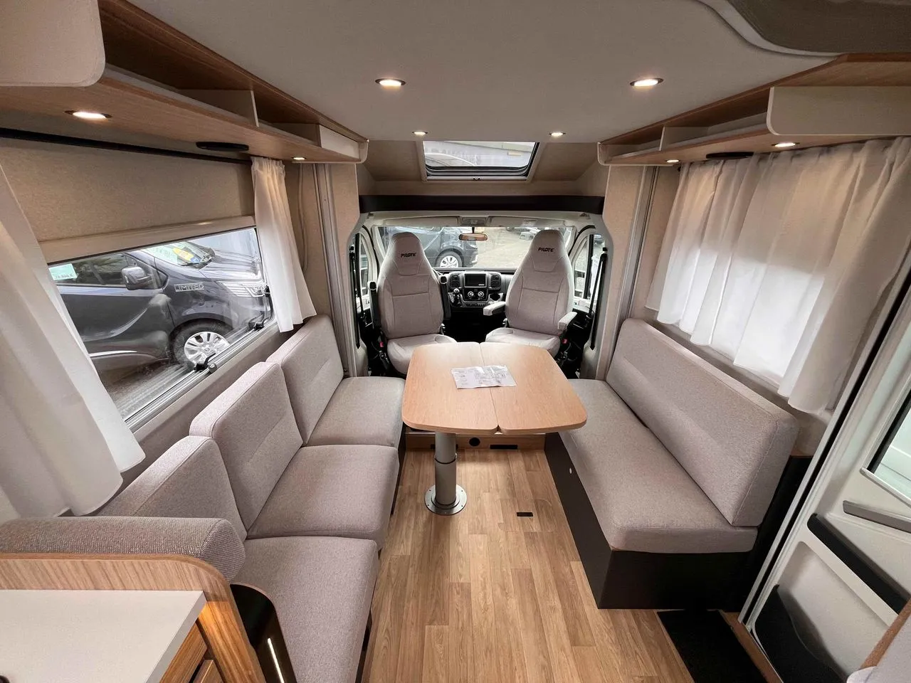 Camping-car - Pilote - P620
