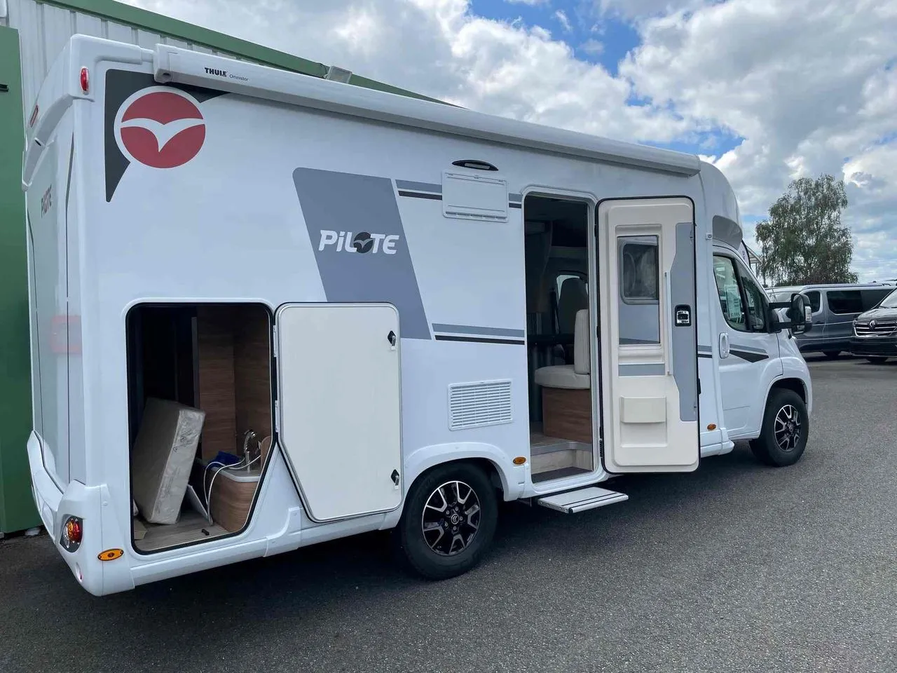 Camping-car - Pilote - P696 D EVIDENCE