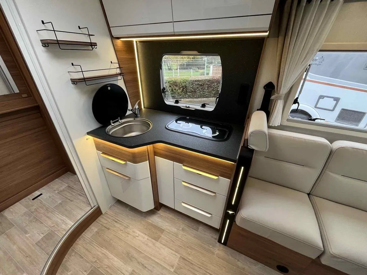 Camping-car - Pilote - P696 D EVIDENCE