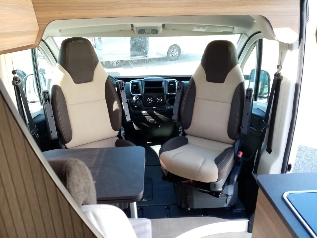 Fourgon aménagé - Rimor - HORUS 38 GRD FRIGO/CHAUF GASOIL MEGA PROMO.