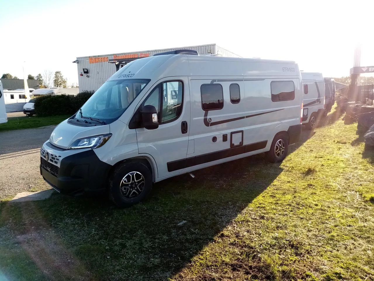 Fourgon aménagé - Etrusco - LIT JUMEAUX BOITE AUTO. - 2026