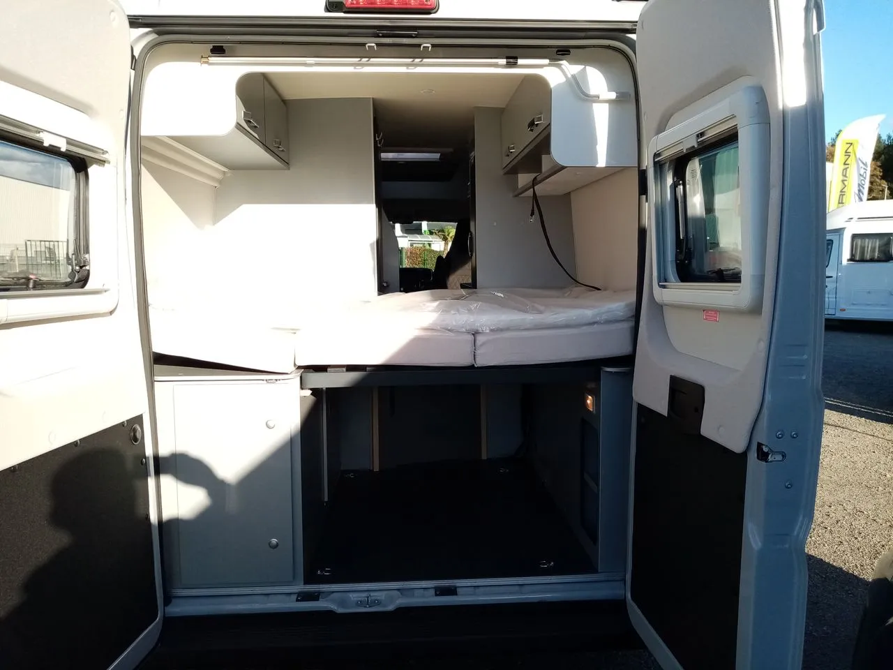 Fourgon aménagé - Weinsberg - 600 MQ BOITE AUTO GRD FRIGO. - 2026