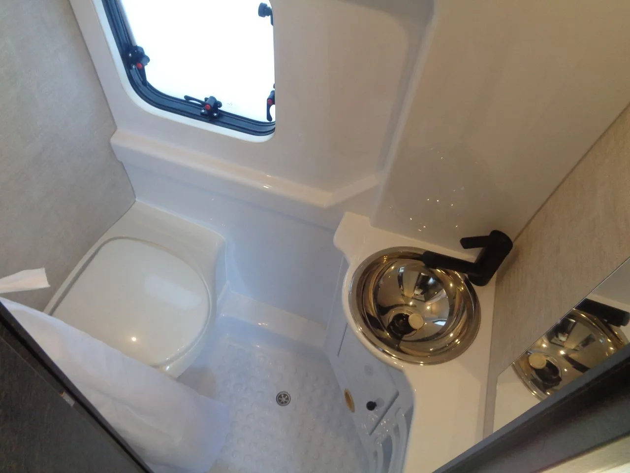 Fourgon aménagé - Rimor - HORUS 38 * REMISE 7200€ . - 2025