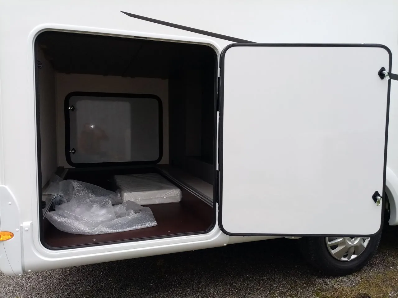 Camping-car - Etrusco - A 6.9 DB / 6 PL . - 2026