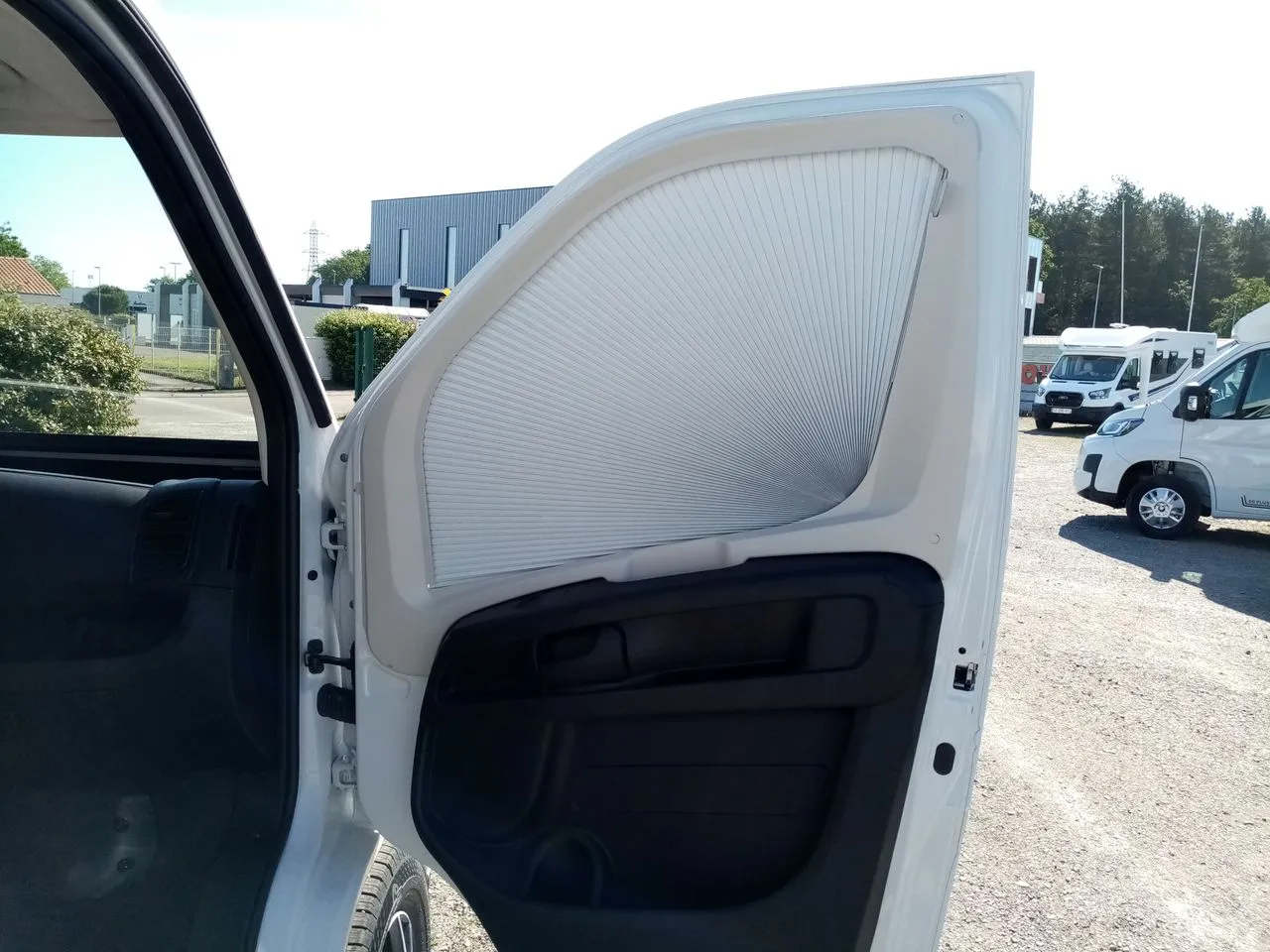 Fourgon aménagé - Rimor - HORUS 38 BOITE AUTO / MAXI RANGEMENTS. - 2026