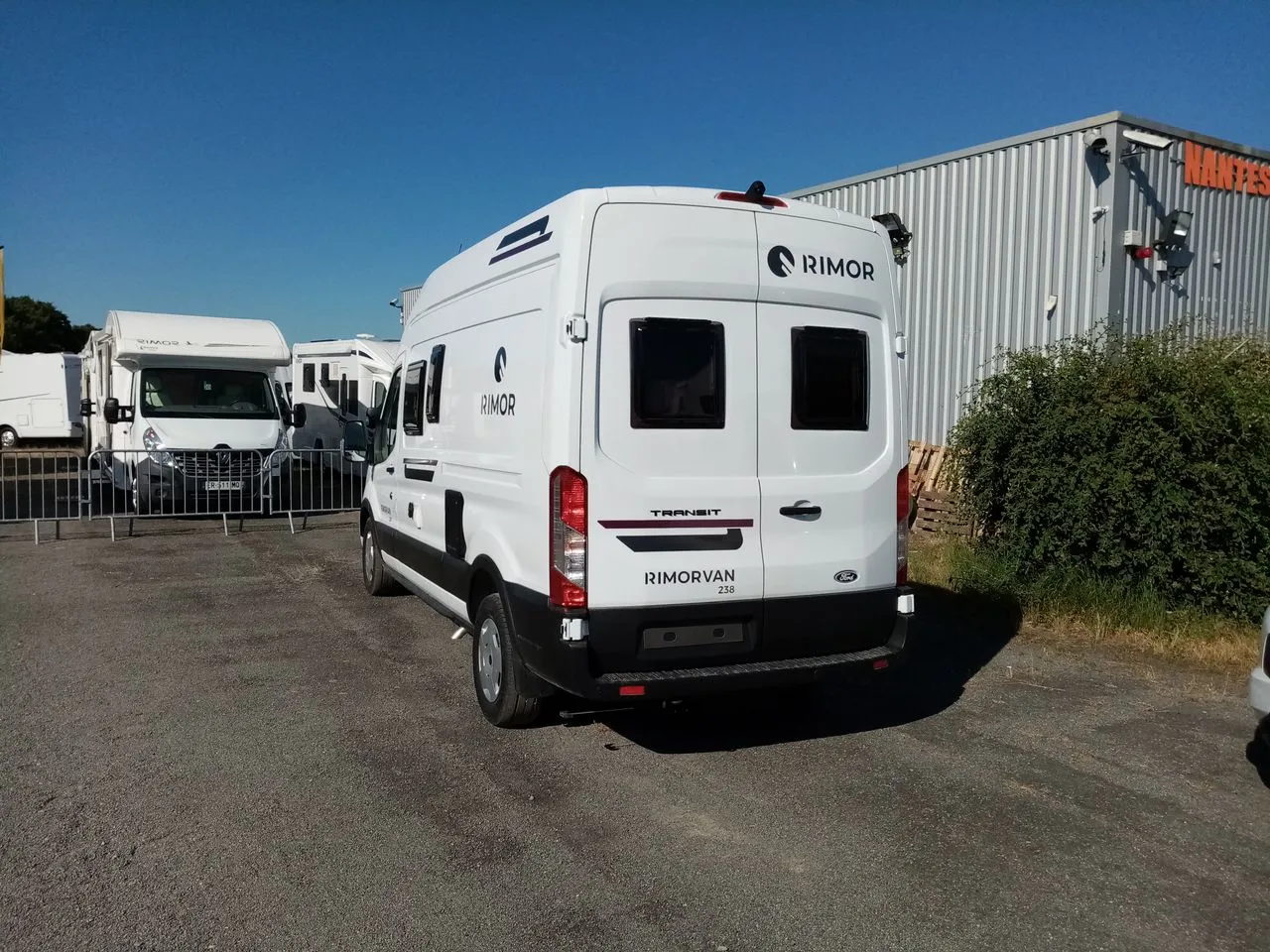 Fourgon aménagé - Rimor - VAN 238 *165CV* BOITE AUTO. - 2026