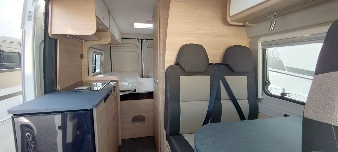 Fourgon aménagé - Road Car - R640 - 2024