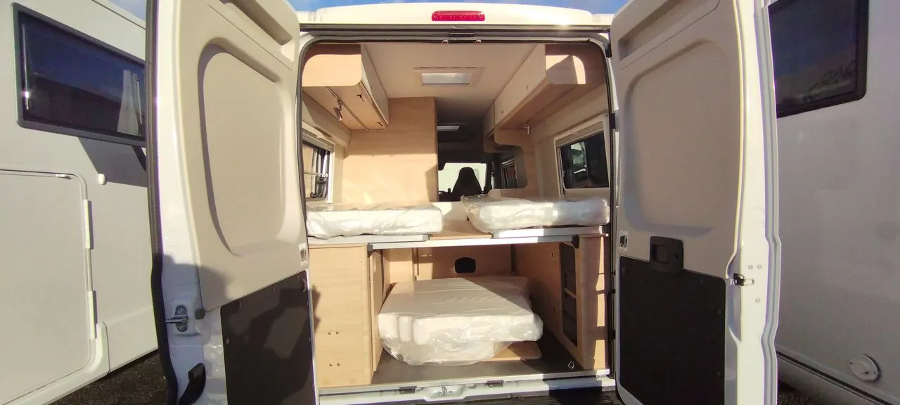 Fourgon aménagé - Road Car - R640 - 2024