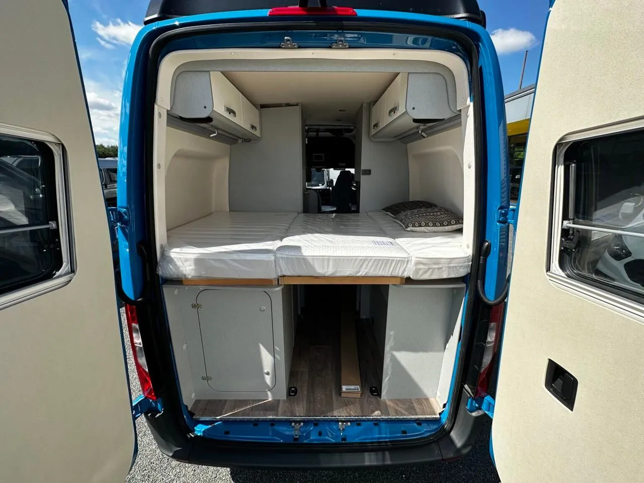 Fourgon aménagé - Hymer Camper Vans - FREE 600S CAMPUS BLUE EVO - 2024