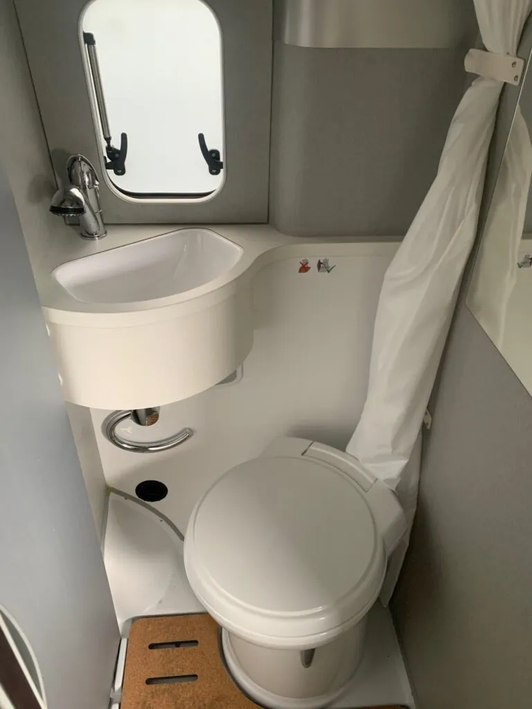 Fourgon aménagé - Hymer car - FREE 600 CAMPUS CAMPOVOLO GREY - 2024