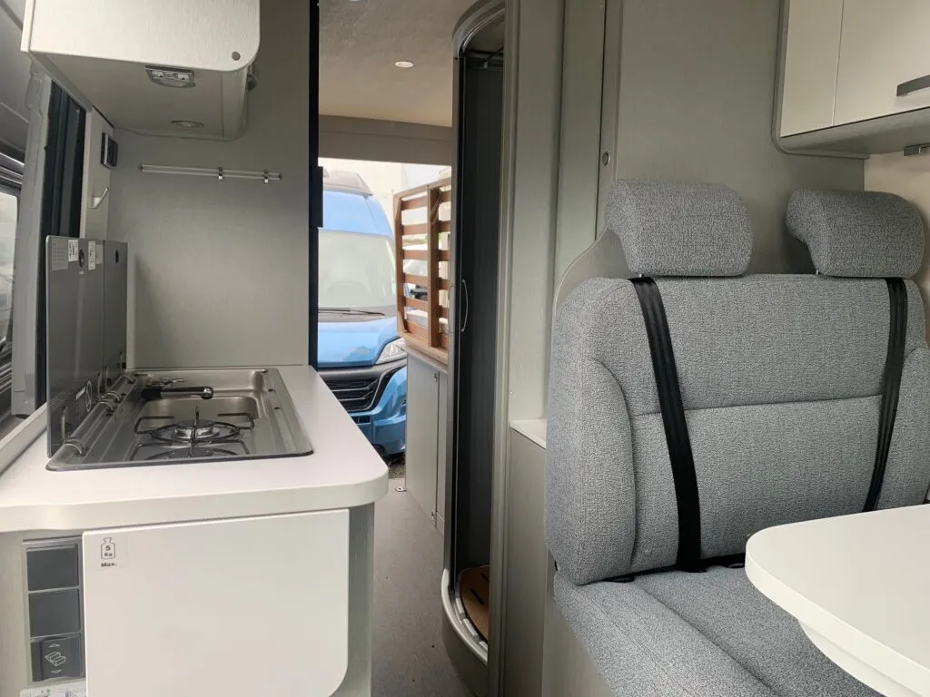 Fourgon aménagé - Hymer car - FREE 600 CAMPUS CAMPOVOLO GREY - 2024