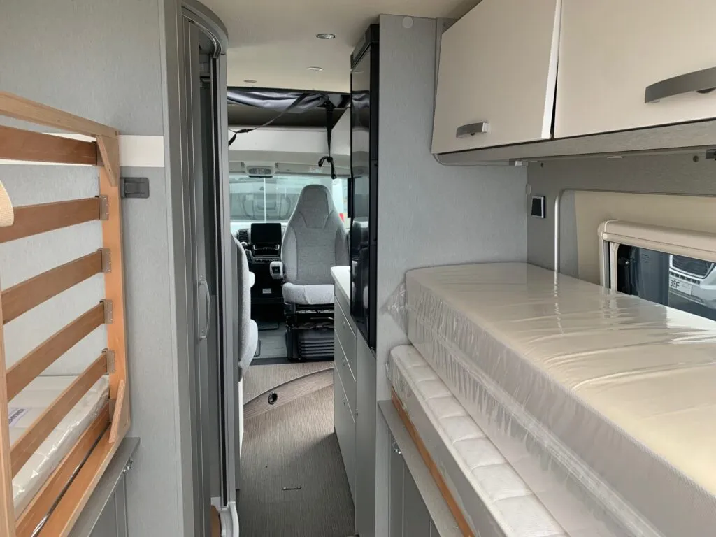 Fourgon aménagé - Hymer car - FREE 600 CAMPUS CAMPOVOLO GREY - 2024