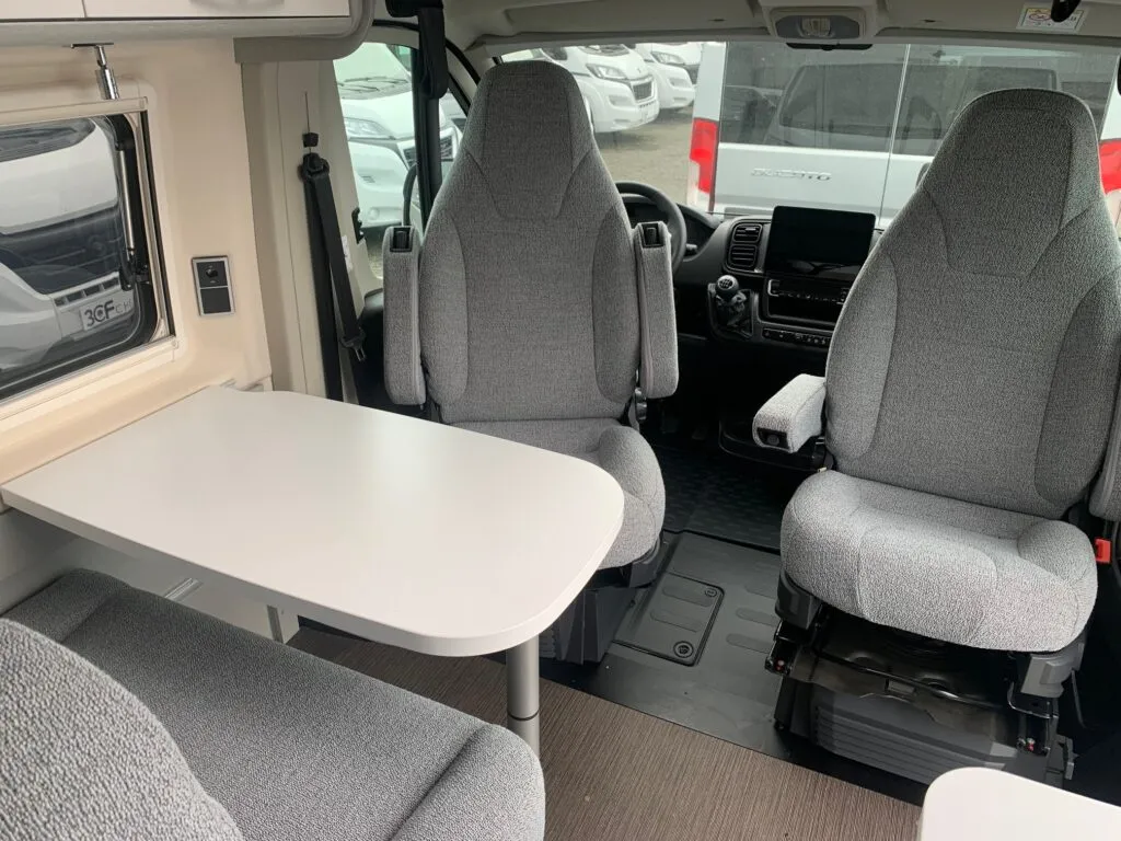 Fourgon aménagé - Hymer car - FREE 600 CAMPUS CAMPOVOLO GREY - 2024