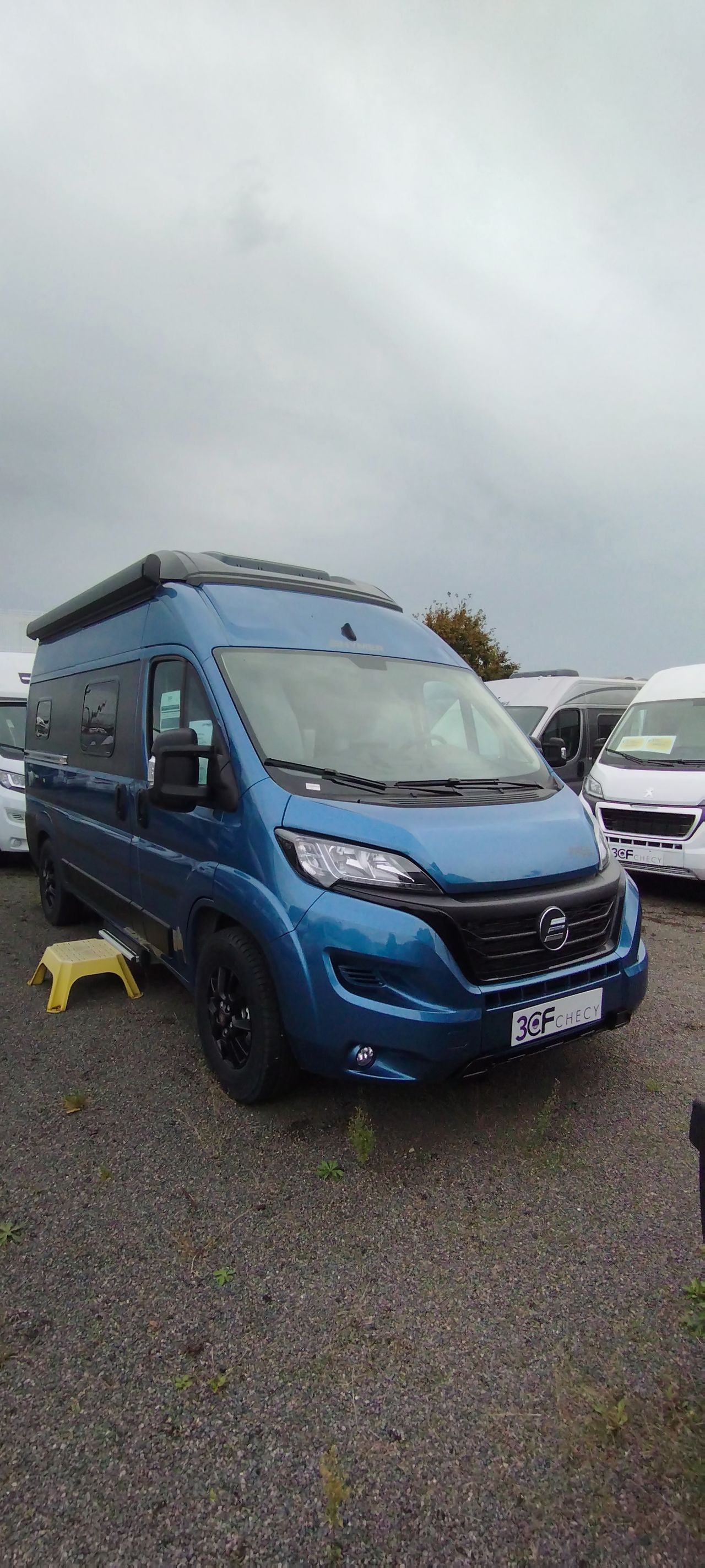 Hymer Camper Vans FREE 540 BLUE EVOLUTION