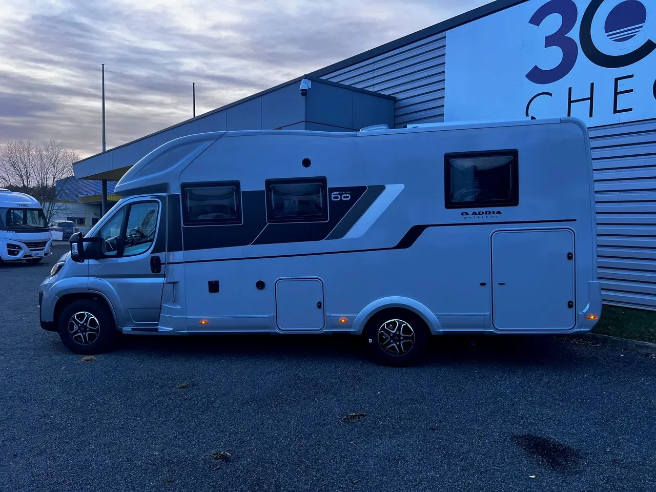 Camping-car - Adria - MATRIX 650 DC PACK ANNIVERSAIRE BOITE AUTO 2026