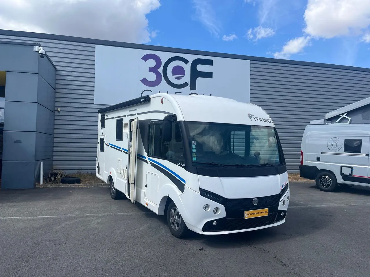 Camping-car occasion – Intégral — Camping-car profilé