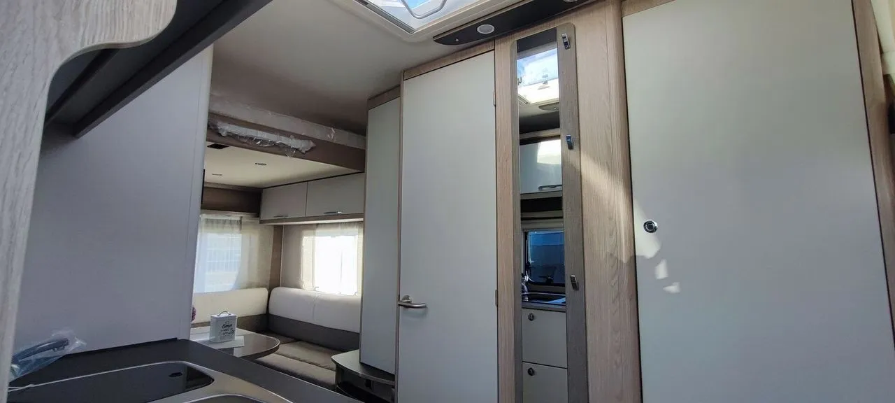 Caravane - Burstner - 440 PREMIO PLUS BRAVA 6 Couchages