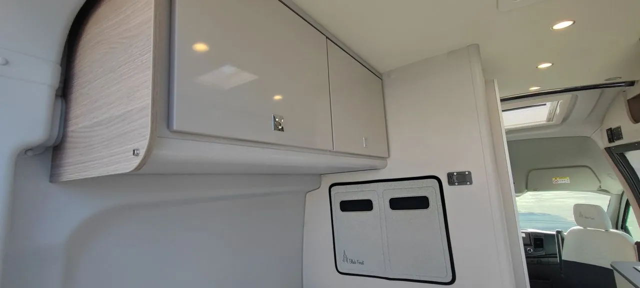 Fourgon aménagé - Burstner - LINEO C 550 BLACK FOREST 