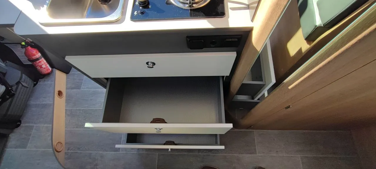 Fourgon aménagé - Giottiline - 60T Première Edition 