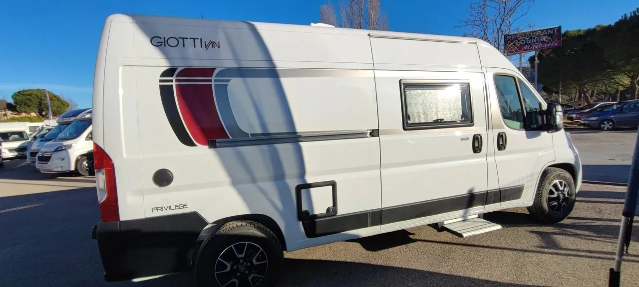 Fourgon aménagé - Giottiline - 60T Première Edition 