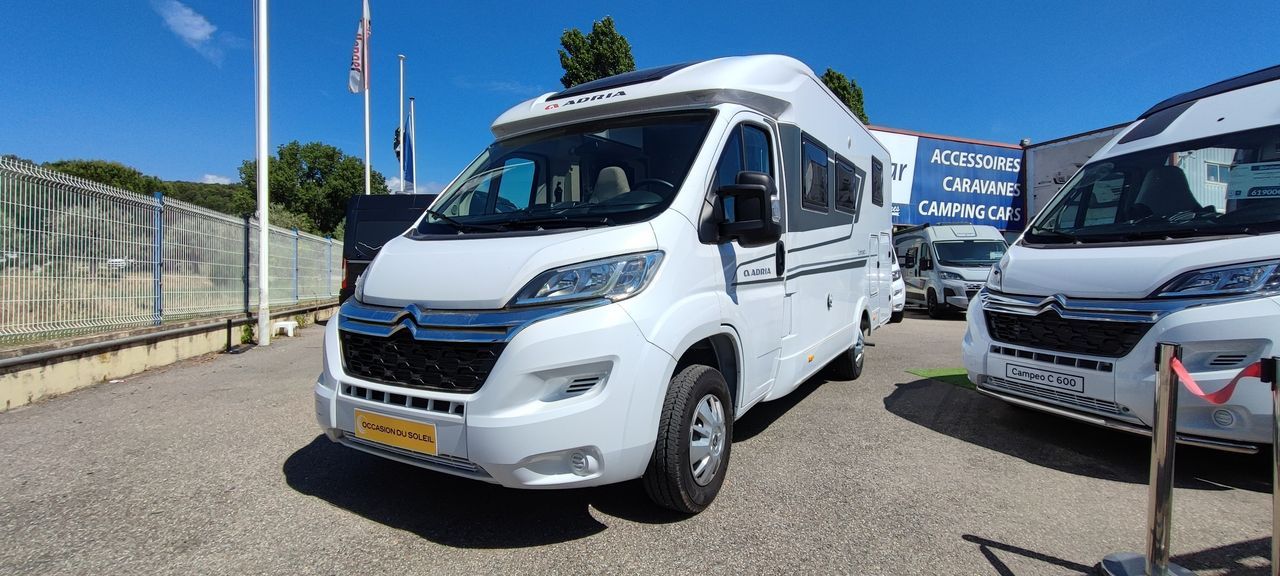 Camping-car ADRIA COMPACT DL AXESS "Faible KM"
