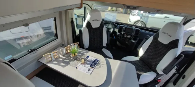 Fourgon aménagé - Giottiline - 60T 