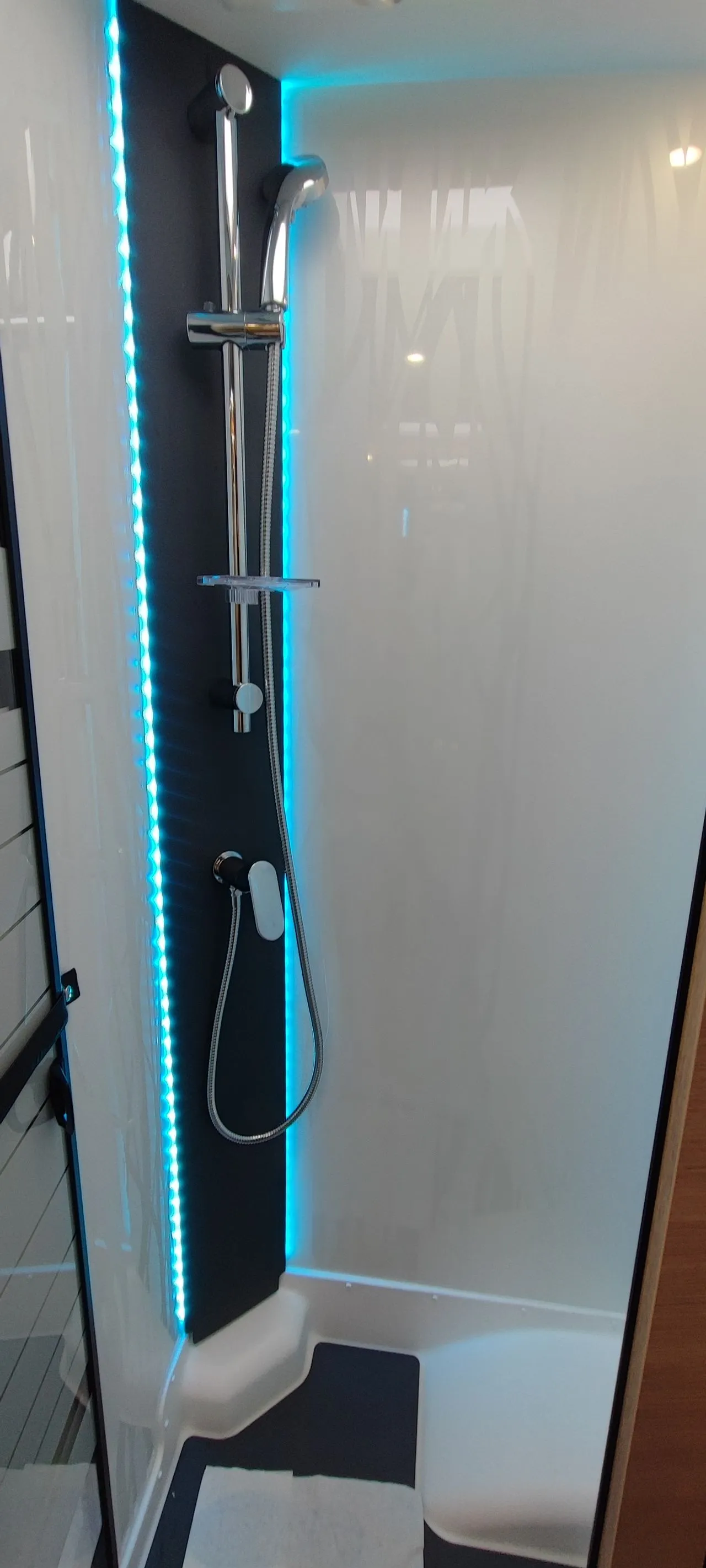 Camping-car - Rapido - 8096 DF 