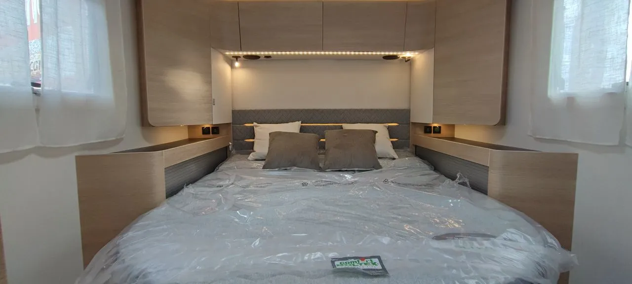 Camping-car - Rapido - 8096 DF 