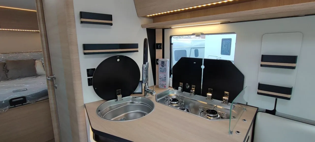 Camping-car - Rapido - 8096 DF 